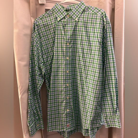 Vineyard Vines Button-Up - Picture 1 of 2